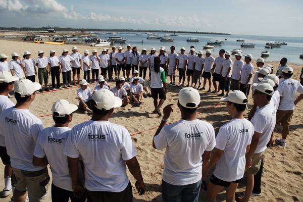 sdkt team building ice breaking pantai